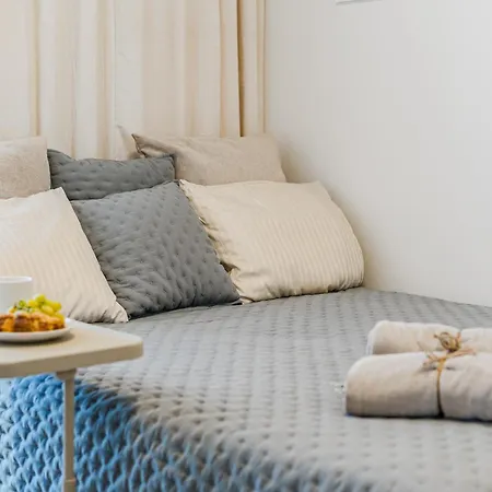 Cosy With Private Rooftop *